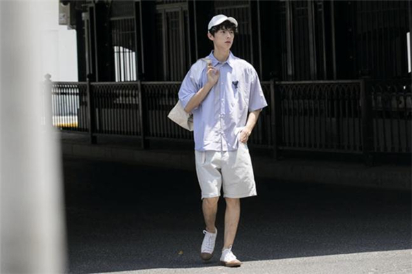 藍(lán)襯衫配什么顏色褲子好看 藍(lán)襯衫怎么搭配褲子 藍(lán)襯衫配什么顏色褲子好看 藍(lán)襯衫怎么搭配褲子