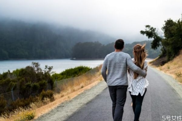 老公精神出軌該離婚嗎 老公精神出軌怎么對付