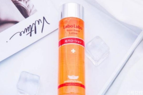 油性皮膚用什么化妝水 油性皮膚適合的爽膚水 油性皮膚用什么化妝水 油性皮膚適合的爽膚水