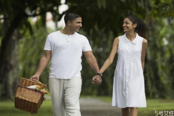 怎樣挽回出軌婚姻 出軌被發(fā)現(xiàn)了怎么挽回 怎樣挽回出軌婚姻 出軌被發(fā)現(xiàn)了怎么挽回