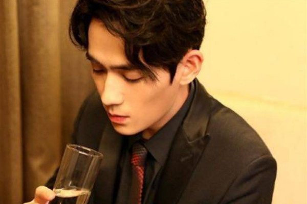 女生找男生復(fù)合的幾率高嗎 女生要主動找男生復(fù)合嗎 女生找男生復(fù)合的幾率高嗎 女生要主動找男生復(fù)合嗎