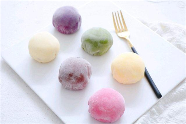 雪媚娘一定要用純牛奶嗎 雪媚娘沒(méi)有牛奶可以用什么代替 雪媚娘一定要用純牛奶嗎 雪媚娘沒(méi)有牛奶可以用什么代替