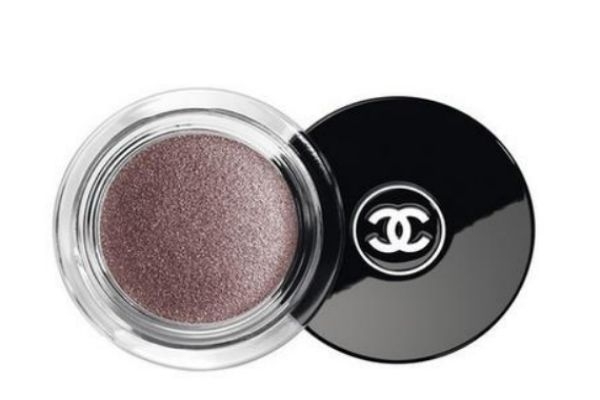 濕眼影和干眼影有什么區(qū)別 粉狀眼影和眼影膏的區(qū)別 濕眼影和干眼影有什么區(qū)別 粉狀眼影和眼影膏的區(qū)別