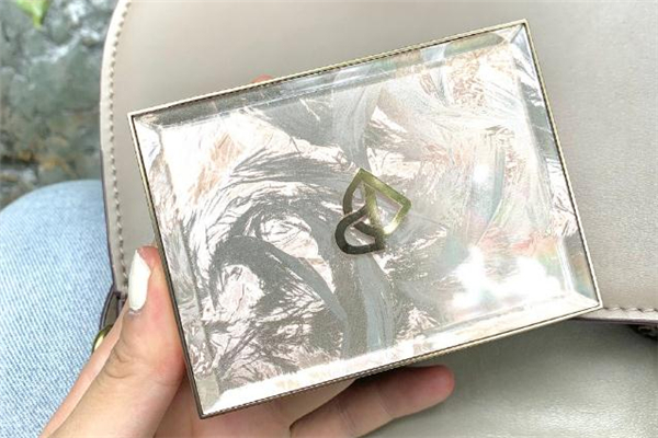 完美日記羽緞粉餅多少錢 完美日記羽緞粉餅色號(hào) 完美日記羽緞粉餅多少錢 完美日記羽緞粉餅色號(hào)