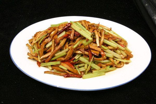 芹菜炒豆干怎做好吃 芹菜炒豆干的技巧 芹菜炒豆干怎做好吃 芹菜炒豆干的技巧