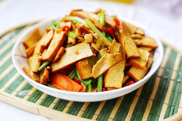 芹菜炒豆干怎做好吃 芹菜炒豆干的技巧 芹菜炒豆干怎做好吃 芹菜炒豆干的技巧