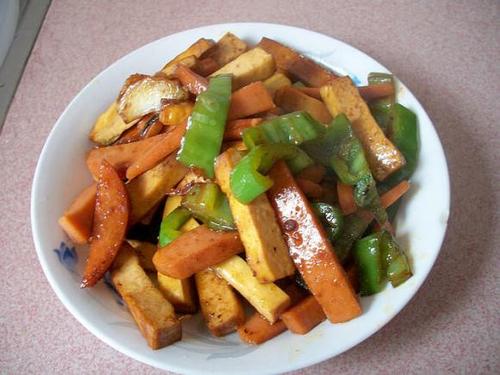 辣椒炒豆干怎么做好吃 辣椒炒豆干的做法 辣椒炒豆干怎么做好吃 辣椒炒豆干的做法
