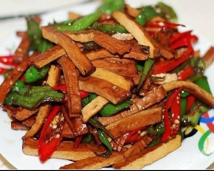 辣椒炒豆干怎么做好吃 辣椒炒豆干的做法 辣椒炒豆干怎么做好吃 辣椒炒豆干的做法