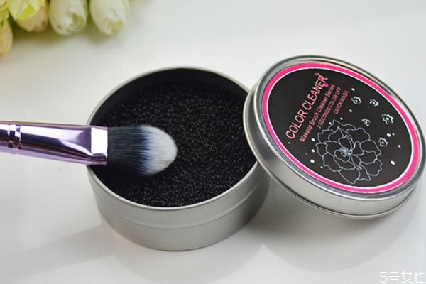 化妝刷清潔海綿盒怎么用 化妝刷清潔海綿使用方法 化妝刷清潔海綿盒怎么用 化妝刷清潔海綿使用方法