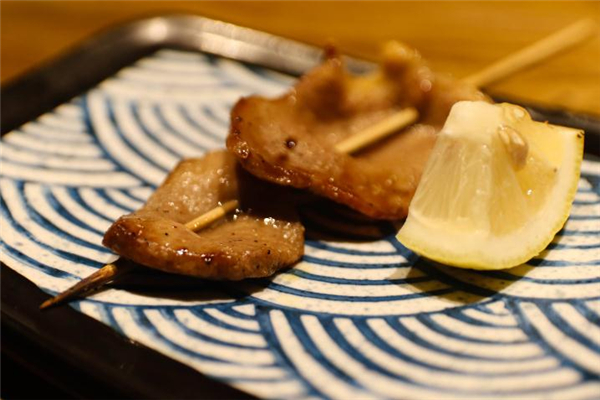 鹽烤牛舌的做法 鹽烤牛舌烤多久 鹽烤牛舌的做法 鹽烤牛舌烤多久
