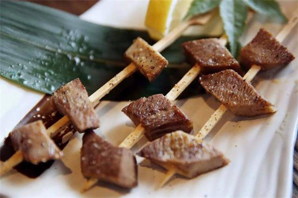 鹽烤牛舌的做法 鹽烤牛舌烤多久 鹽烤牛舌的做法 鹽烤牛舌烤多久