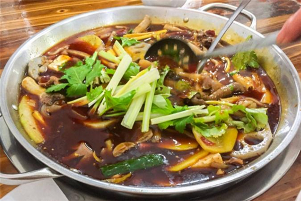 雞雜火鍋的做法 雞雜火鍋吃了會上火嗎 雞雜火鍋的做法 雞雜火鍋吃了會上火嗎