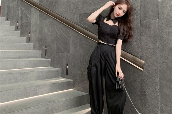 沙漏型身材能穿闊腿褲嗎 沙漏型身材能穿運(yùn)動(dòng)褲嗎 沙漏型身材能穿闊腿褲嗎 沙漏型身材能穿運(yùn)動(dòng)褲嗎