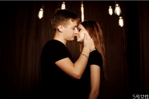 觸碰男人的底線還能挽回嗎 觸碰底線了該怎么挽回愛情 觸碰男人的底線還能挽回嗎 觸碰底線了該怎么挽回愛情