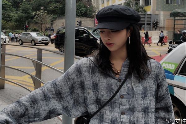 平頂帽怎么戴顯臉小 平頂帽怎樣戴才好看 平頂帽怎么戴顯臉小 平頂帽怎樣戴才好看