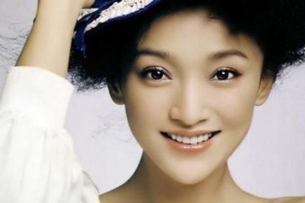 埋線和壓雙眼皮的主要差別在哪 壓雙眼皮的特點 埋線和壓雙眼皮的主要差別在哪 壓雙眼皮的特點