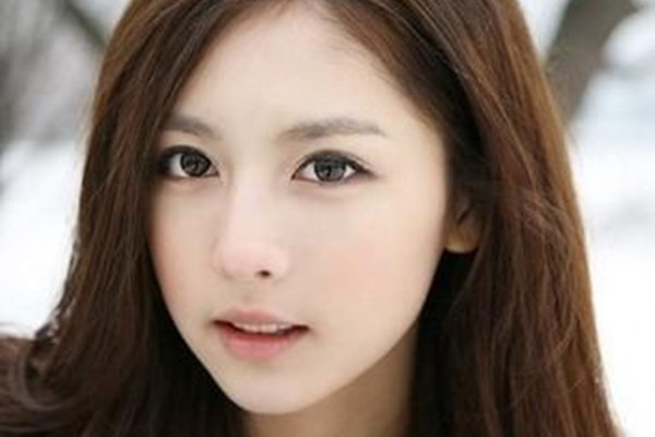 埋線和壓雙眼皮的主要差別在哪 壓雙眼皮的特點 埋線和壓雙眼皮的主要差別在哪 壓雙眼皮的特點