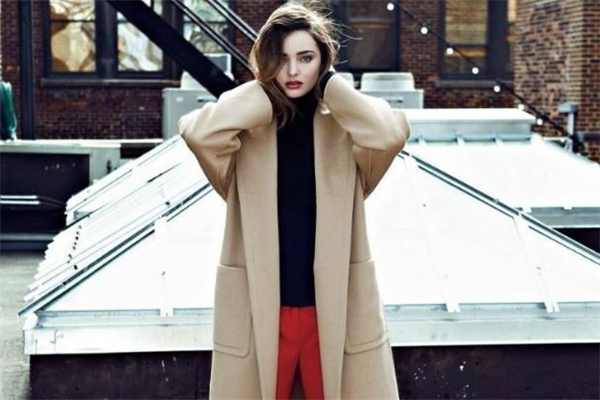 草莓型身材適合穿什么毛衣 草莓型身材適合穿什么大衣 草莓型身材適合穿什么毛衣 草莓型身材適合穿什么大衣