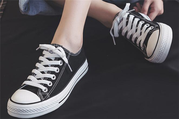 飛躍帆布鞋質(zhì)量怎么樣 飛躍帆布鞋好穿嗎 飛躍帆布鞋質(zhì)量怎么樣 飛躍帆布鞋好穿嗎