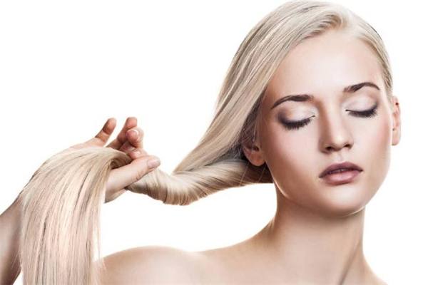 頭發(fā)軟化后還會(huì)蓬松嗎 頭發(fā)軟化之后不蓬松了怎么辦 頭發(fā)軟化后還會(huì)蓬松嗎 頭發(fā)軟化之后不蓬松了怎么辦