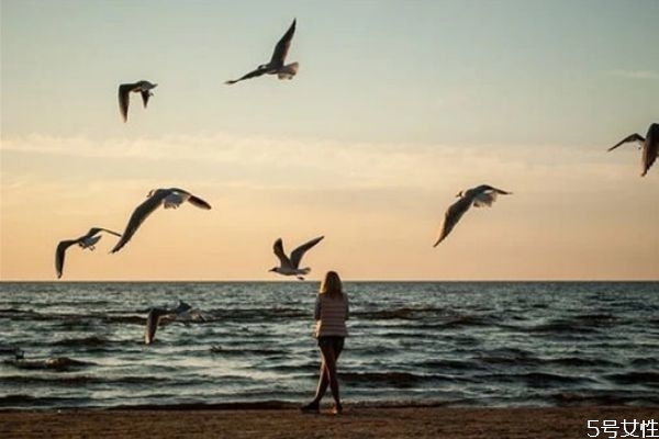 男人是怎么看待初戀的 男人對初戀的真實(shí)想法 男人是怎么看待初戀的 男人對初戀的真實(shí)想法