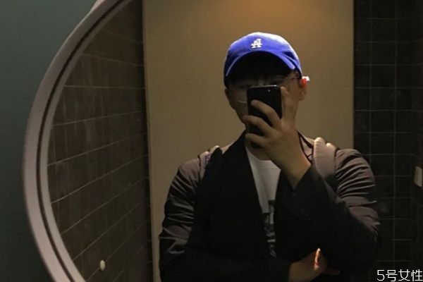 棒球帽和嘻哈帽哪個(gè)好看 棒球帽和嘻哈帽怎么戴好看 棒球帽和嘻哈帽哪個(gè)好看 棒球帽和嘻哈帽怎么戴好看