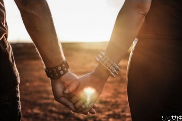 初戀分手后怎么挽回愛情 分手后復合的方法 初戀分手后怎么挽回愛情 分手后復合的方法