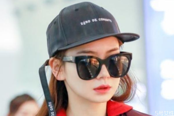 貝雷帽和鴨舌帽哪個(gè)好看 貝雷帽和鴨舌帽的區(qū)別 貝雷帽和鴨舌帽哪個(gè)好看 貝雷帽和鴨舌帽的區(qū)別