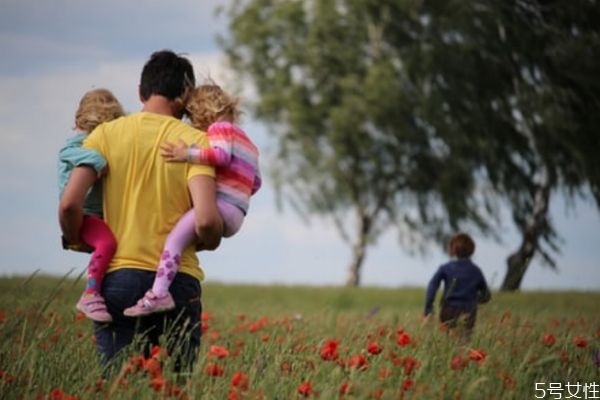 男人需要多久才會(huì)忘掉他的初戀 男人會(huì)對(duì)初戀再次動(dòng)心嗎 男人需要多久才會(huì)忘掉他的初戀 男人會(huì)對(duì)初戀再次動(dòng)心嗎