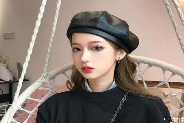 貝雷帽和八角帽的區(qū)別 不同材質(zhì)貝雷帽有什么區(qū)別 貝雷帽和八角帽的區(qū)別 不同材質(zhì)貝雷帽有什么區(qū)別