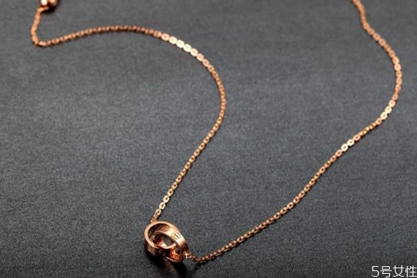 卡地亞項(xiàng)鏈?zhǔn)鞘裁唇?卡地亞為什么只有18k金 卡地亞項(xiàng)鏈?zhǔn)鞘裁唇?卡地亞為什么只有18k金