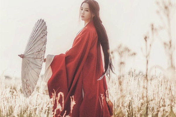 如何判斷女生是否希望你去追 女生愿意你追的表現(xiàn) 如何判斷女生是否希望你去追 女生愿意你追的表現(xiàn)