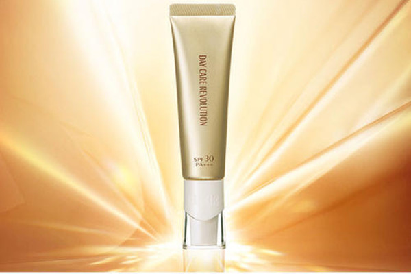 怡麗絲爾精華乳防曬霜需要卸妝嗎 怡麗絲爾精華乳防曬霜適合的膚質(zhì) 怡麗絲爾精華乳防曬霜需要卸妝嗎 怡麗絲爾精華乳防曬霜適合的膚質(zhì)