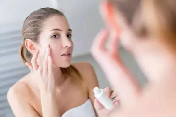 皮膚松弛日常怎樣護(hù)膚 松弛皮膚的護(hù)膚重點(diǎn) 皮膚松弛日常怎樣護(hù)膚 松弛皮膚的護(hù)膚重點(diǎn)