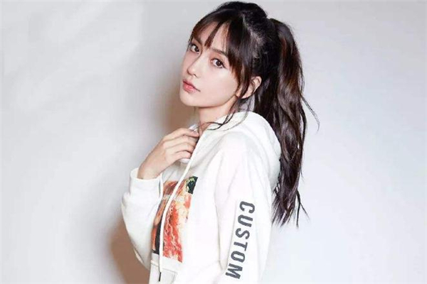 發(fā)際線高適合扎馬尾嗎 發(fā)際線高怎么扎馬尾 發(fā)際線高適合扎馬尾嗎 發(fā)際線高怎么扎馬尾