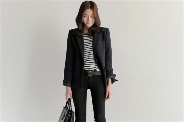 胖人適合穿闊腿褲嗎 胖人能穿哈倫褲嗎 胖人適合穿闊腿褲嗎 胖人能穿哈倫褲嗎