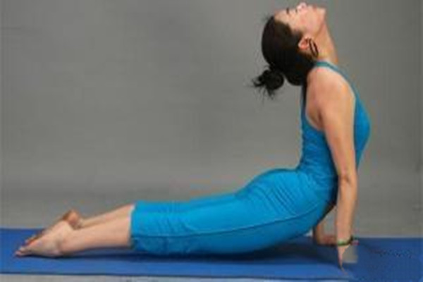 如何有效的伸展背部 伸展背部的好處 如何有效的伸展背部 伸展背部的好處