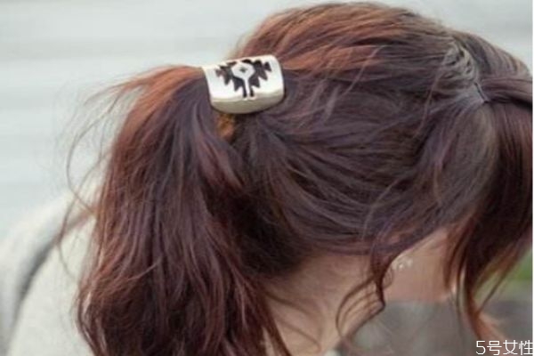 染發(fā)皮試要多久 染發(fā)和漂發(fā)的區(qū)別 染發(fā)皮試要多久 染發(fā)和漂發(fā)的區(qū)別