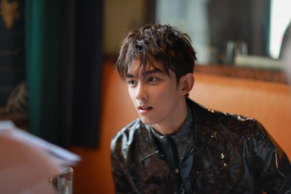 女朋友總不找我聊天怎么辦 女朋友為什么不找我聊天 女朋友總不找我聊天怎么辦 女朋友為什么不找我聊天