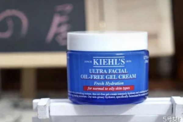 油性皮膚的日常護(hù)理 護(hù)理油性皮膚的最佳方法 油性皮膚的日常護(hù)理 護(hù)理油性皮膚的最佳方法