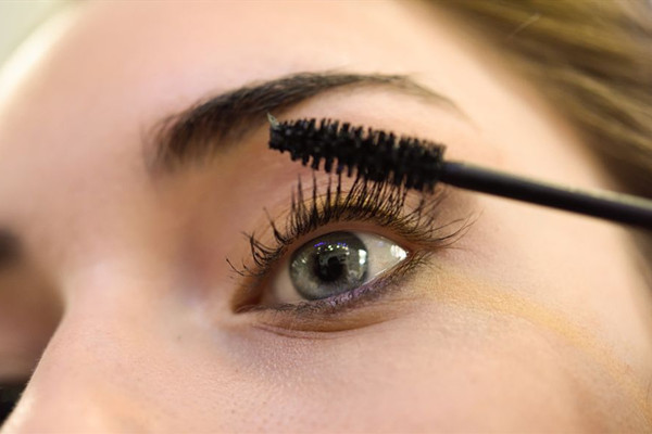 睫毛短涂睫毛膏的方法 睫毛短涂睫毛膏指南 睫毛短涂睫毛膏的方法 睫毛短涂睫毛膏指南