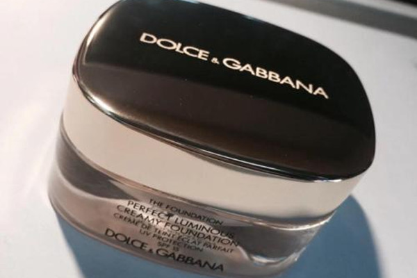 dg無(wú)暇透亮粉底霜粉質(zhì)如何 dg無(wú)暇透亮粉底霜好用嗎 dg無(wú)暇透亮粉底霜粉質(zhì)如何 dg無(wú)暇透亮粉底霜好用嗎