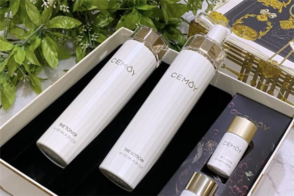 cemoy水乳適合什么膚質(zhì) cemoy水乳適合什么年齡 cemoy水乳適合什么膚質(zhì) cemoy水乳適合什么年齡