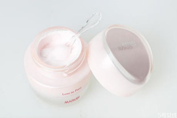 長期用素顏霜皮膚會怎么樣 素顏霜需要卸妝 長期用素顏霜皮膚會怎么樣 素顏霜需要卸妝