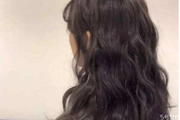 燙發(fā)后可以扎頭發(fā)嗎 燙發(fā)后多久可以扎頭發(fā) 燙發(fā)后可以扎頭發(fā)嗎 燙發(fā)后多久可以扎頭發(fā)