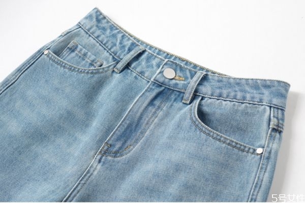 牛仔褲買的太小了怎么辦 讓牛仔褲變大的方法 牛仔褲買的太小了怎么辦 讓牛仔褲變大的方法