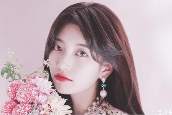 艾葉水洗頭能去屑嗎 茶葉水洗頭可以生發(fā)嗎 艾葉水洗頭能去屑嗎 茶葉水洗頭可以生發(fā)嗎