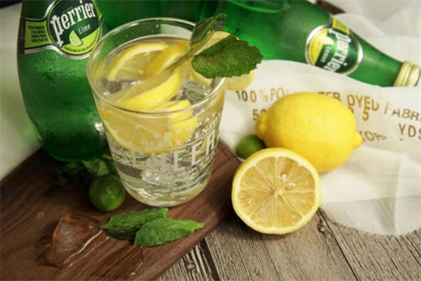 蘇打水可以減肥嗎 蘇打水喝多了會胖嗎 蘇打水可以減肥嗎 蘇打水喝多了會胖嗎