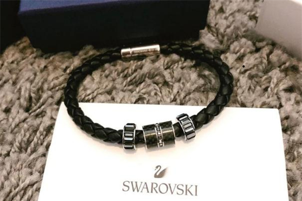 施華洛世奇轉(zhuǎn)運(yùn)珠真假鑒別 施華洛世奇轉(zhuǎn)運(yùn)珠怎么打開(kāi) 施華洛世奇轉(zhuǎn)運(yùn)珠真假鑒別 施華洛世奇轉(zhuǎn)運(yùn)珠怎么打開(kāi)