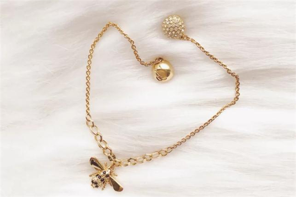 施華洛世奇小蜜蜂手鏈寓意 施華洛世奇小蜜蜂手鏈怎么調(diào)長短 施華洛世奇小蜜蜂手鏈寓意 施華洛世奇小蜜蜂手鏈怎么調(diào)長短